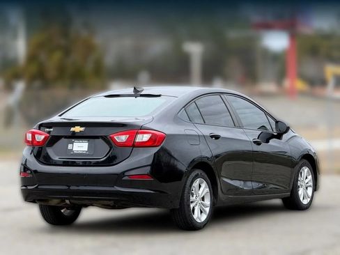 Used 2018 Chevrolet Cruze LS FWD image 9