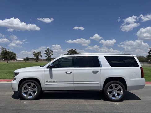 Used 2018 Chevrolet Suburban Premier AWD/4WD image 3