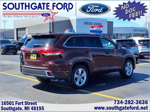 Used 2019 Toyota Highlander Limited image 2