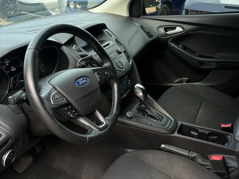 Used 2015 Ford Focus SE w/ SE Sport Package FWD image 9