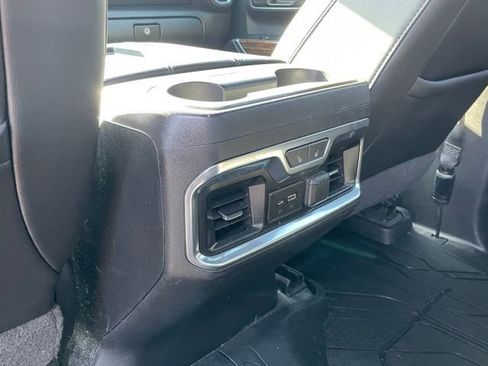 Used 2019 Chevrolet Silverado 1500 High Country image 11