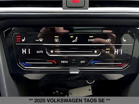Used 2025 Volkswagen Taos SE w/ Panoramic Sunroof Package image 24
