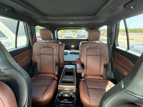 Used 2025 Lincoln Aviator Reserve w/ Equipment Group 201A AWD/4WD image 7