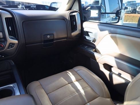 Used 2018 GMC Sierra 2500 Denali image 20