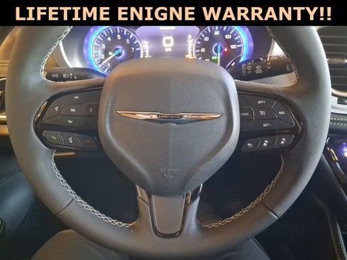 New 2026 Chrysler Pacifica Limited w/ Uconnect Theater Family Group AWD/4WD image 12