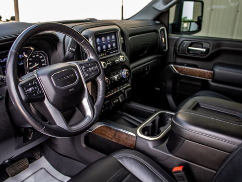 Used 2020 GMC Sierra 2500 Denali w/ Denali Ultimate Package AWD/4WD image 31