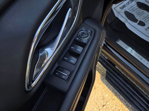 Used 2023 Chevrolet Tahoe Premier AWD/4WD image 15