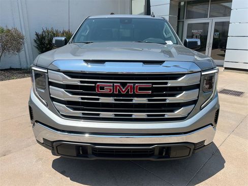 New 2025 GMC Sierra 1500 SLE w/ Preferred Package image 2