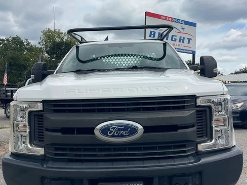 Used 2019 Ford F250 XL w/ Power Equipment Group RWD image 2