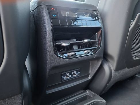 Used 2023 Jeep Grand Cherokee L Laredo RWD image 12