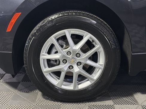 Used 2022 Chevrolet Equinox LT AWD/4WD image 17
