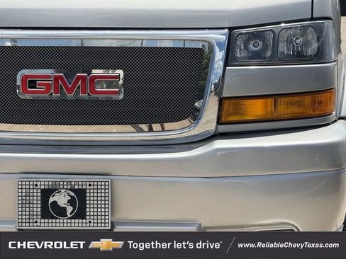 Used 2018 GMC Savana 2500 w/ Enhanced Convenience Package RWD image 4