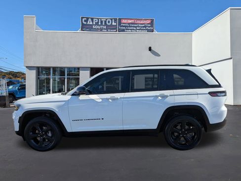 Certified 2023 Jeep Grand Cherokee Limited w/ Black Appearance Package AWD/4WD image 5