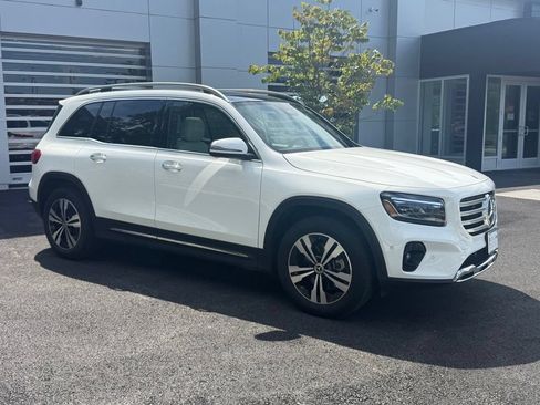 Used 2026 Mercedes-Benz GLB 250 4MATIC image 8
