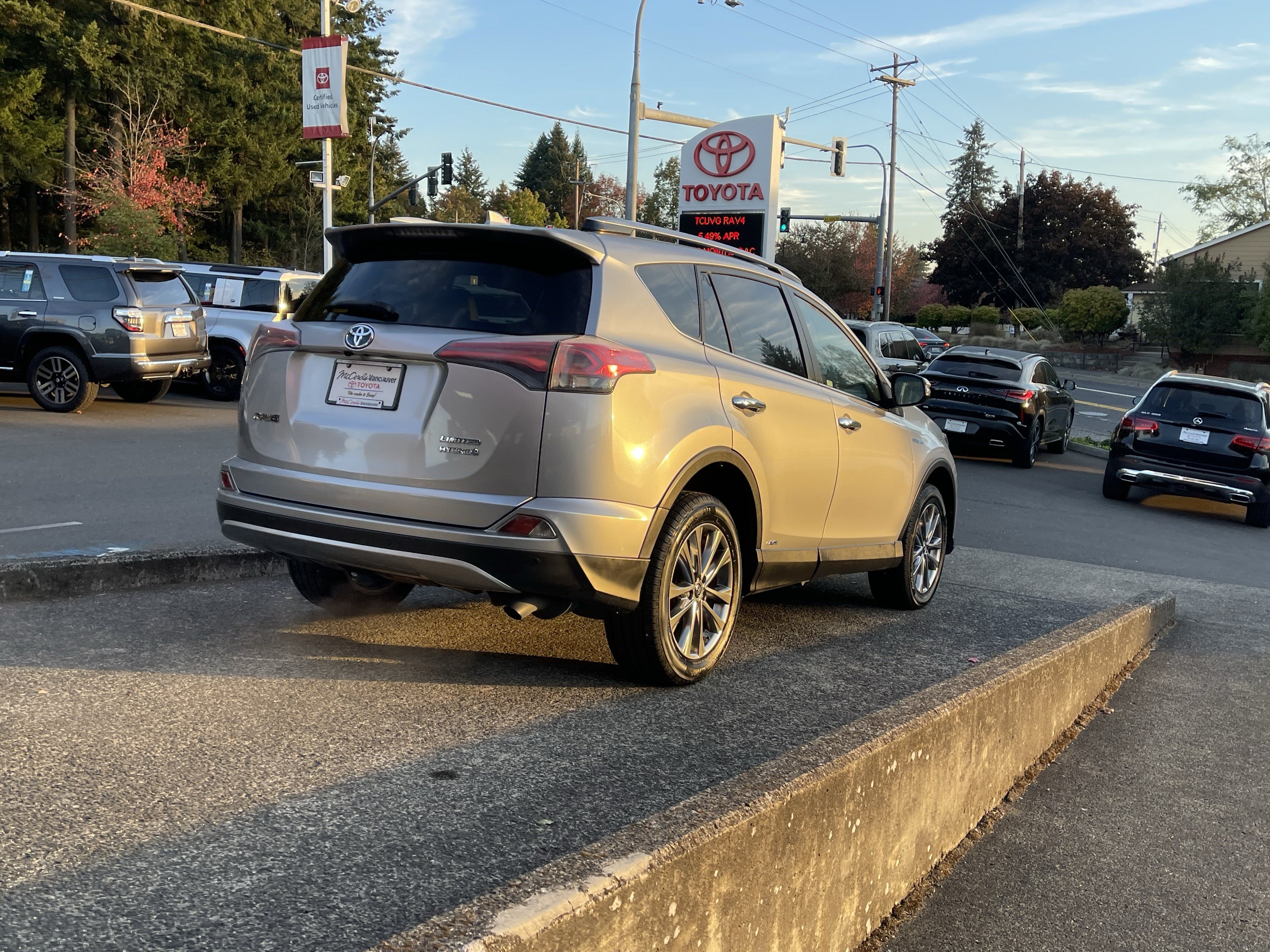 Used 2017 Toyota RAV4 Limited w/ All Weather Liner Package AWD/4WD image 7