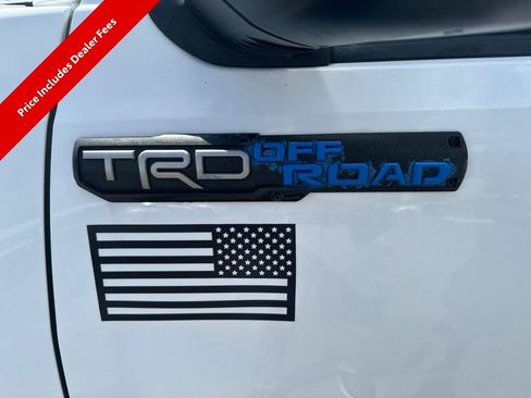 Used 2020 Toyota Tacoma TRD Off-Road w/ Technology Package AWD/4WD image 10