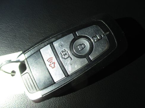 Used 2023 Ford Explorer XLT image 45