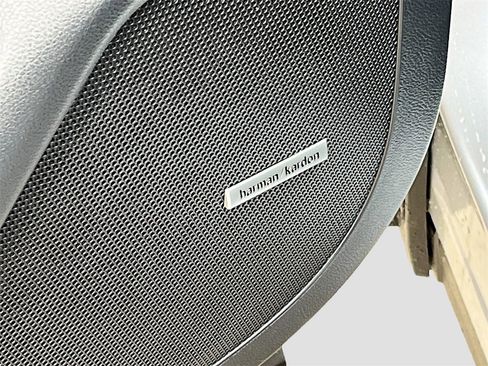 Used 2024 Subaru Ascent Limited w/ Technology Package image 19