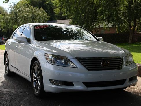 Used 2011 Lexus LS 460 image 38