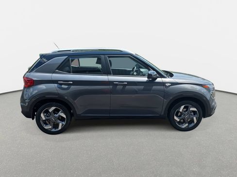New 2026 Hyundai Venue SEL FWD image 4