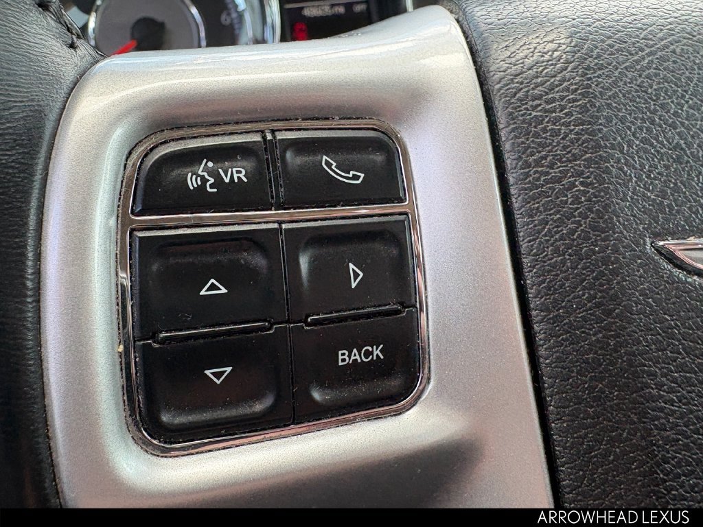 Used 2016 Chrysler Town & Country Touring FWD image 9