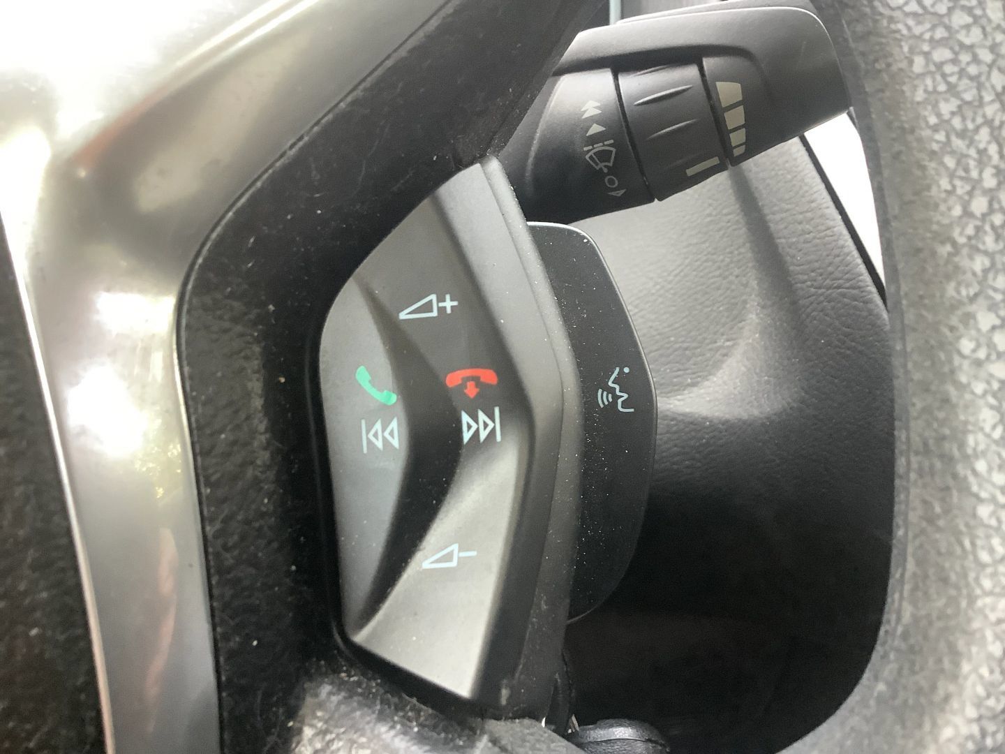 Used 2012 Ford Focus SE FWD image 36