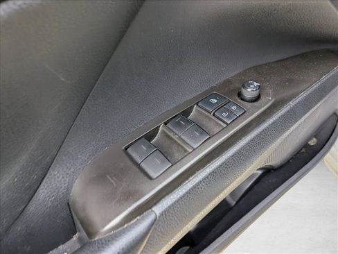 Used 2021 Toyota Camry SE image 10