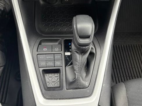Used 2024 Toyota RAV4 LE AWD/4WD image 18