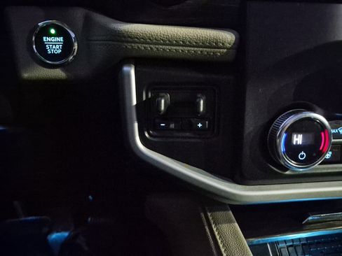 Used 2022 Ford Expedition Limited image 34