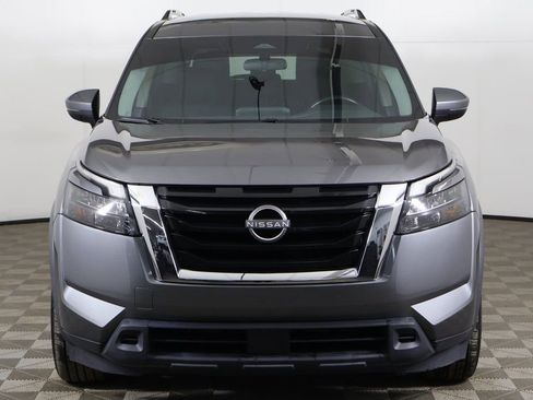 Used 2023 Nissan Pathfinder SV image 11