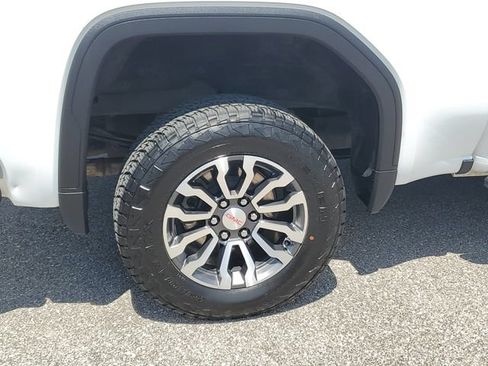 Used 2023 GMC Sierra 1500 AT4 w/ AT4 Premium Package AWD/4WD image 5
