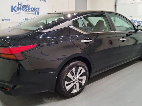 Used 2024 Nissan Altima 2.5 S image 3