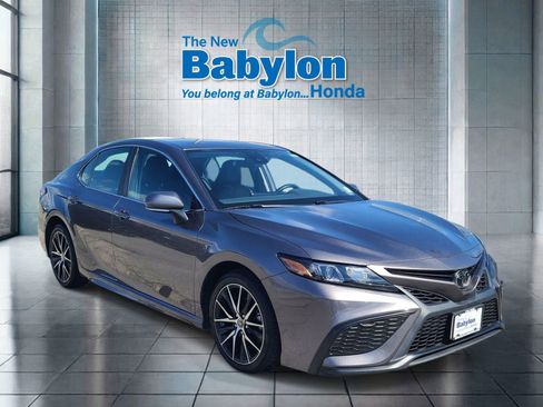 Used 2023 Toyota Camry SE FWD image 6