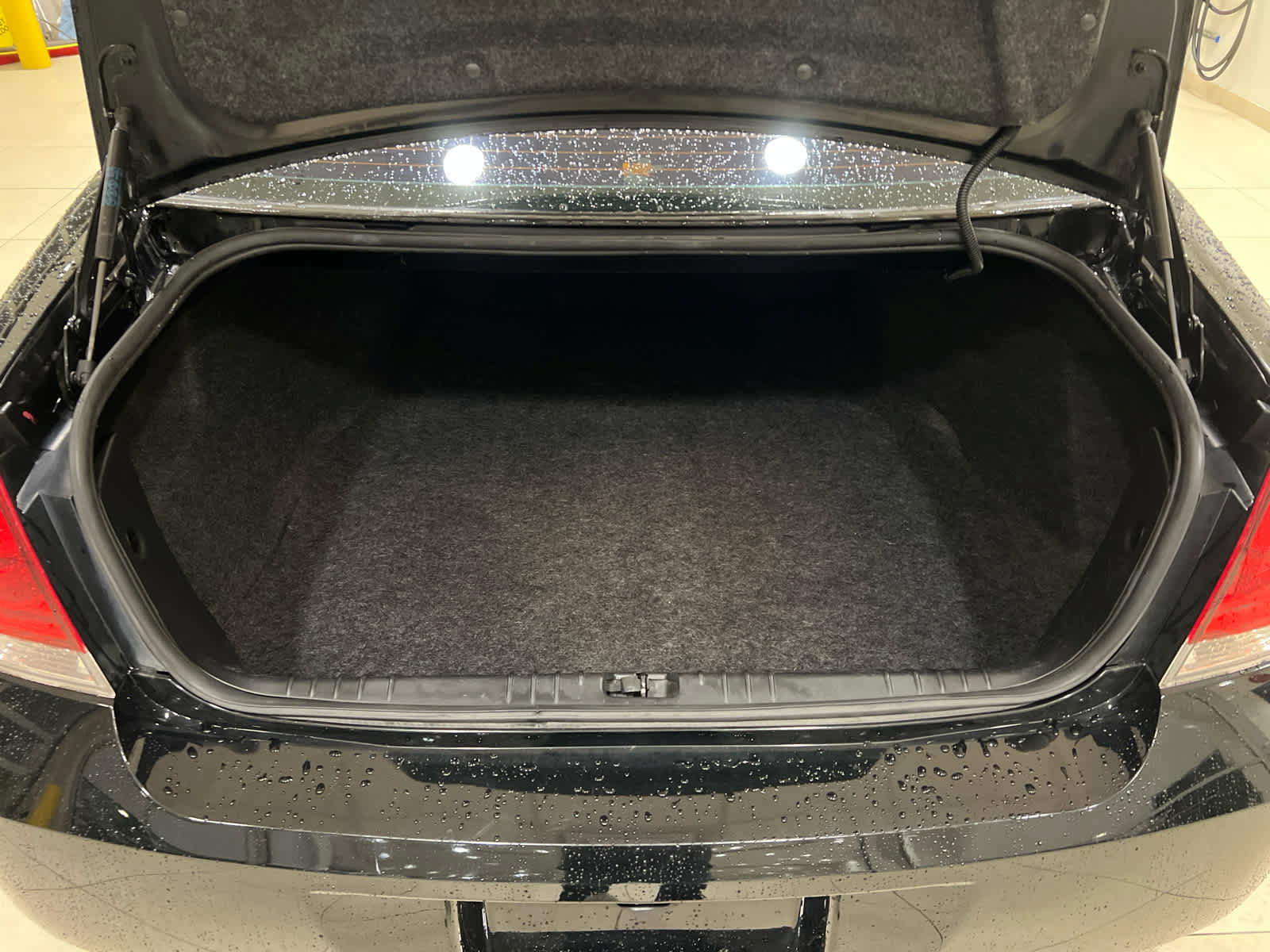 Used 2013 Chevrolet Impala LTZ FWD image 11