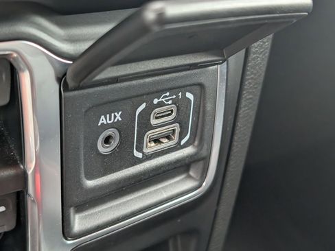 Used 2022 Jeep Gladiator Mojave AWD/4WD image 25
