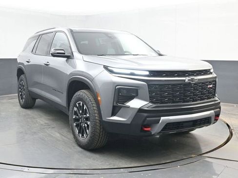 New 2026 Chevrolet Traverse Z71 w/ Enhanced Driving Package AWD/4WD image 2