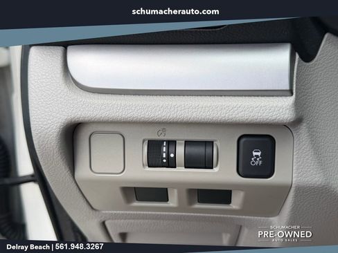 Used 2018 Subaru Forester 2.5i AWD/4WD image 28