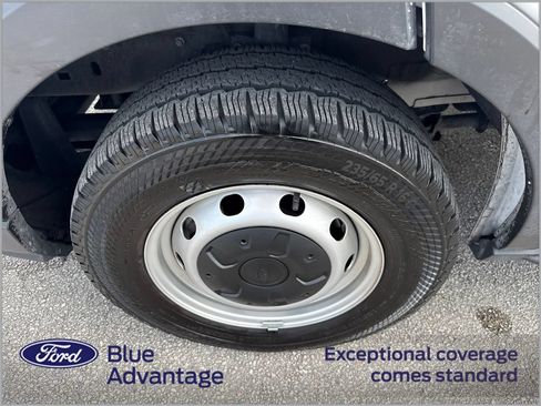 Used 2024 Ford Transit 250 148 Medium Roof RWD image 12