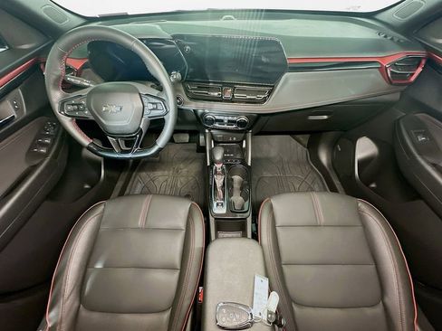 Used 2025 Chevrolet TrailBlazer RS w/ Convenience Package image 10