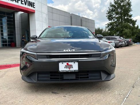 Used 2025 Kia K4 FWD image 3