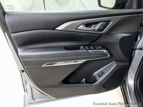 Used 2024 Chevrolet Traverse LT w/ LPO, Floor Liner Package image 21