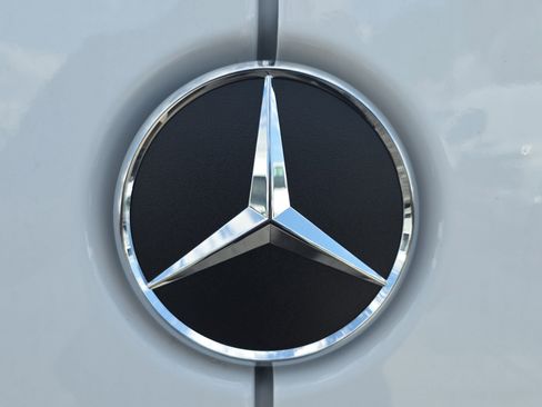 Used 2025 Mercedes-Benz Sprinter 2500 image 17