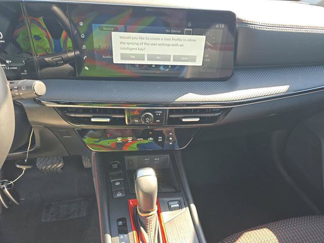 Used 2025 Nissan Kicks SR FWD image 11