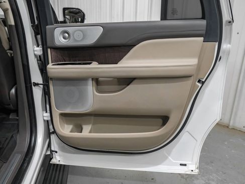 Used 2022 Lincoln Navigator L Reserve AWD/4WD image 49