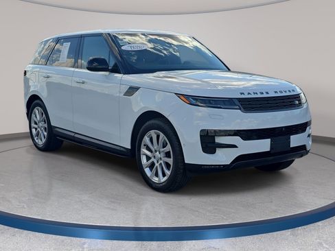 Used 2024 Land Rover Range Rover Sport SE image 3