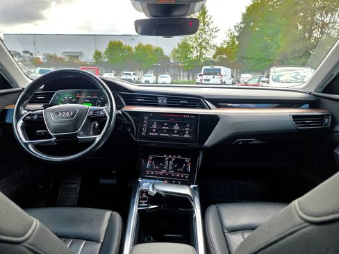 Used 2019 Audi e-tron Premium Plus AWD/4WD image 18