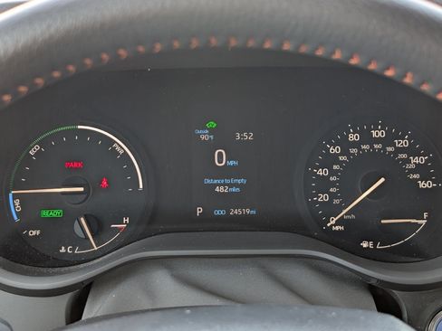 Used 2024 Toyota Sienna XSE image 26