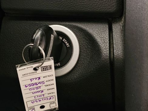 Used 2017 RAM 2500 Tradesman w/ Chrome Appearance Group image 27