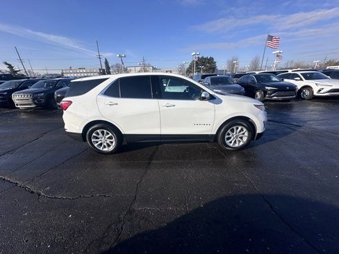 Used 2019 Chevrolet Equinox LT w/ Driver Convenience Package image 6