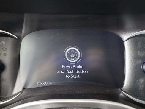 Used 2023 Chrysler Pacifica Touring-L FWD image 38
